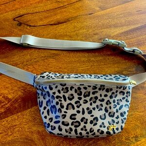 Leopard print crossbody bag in vegan leather